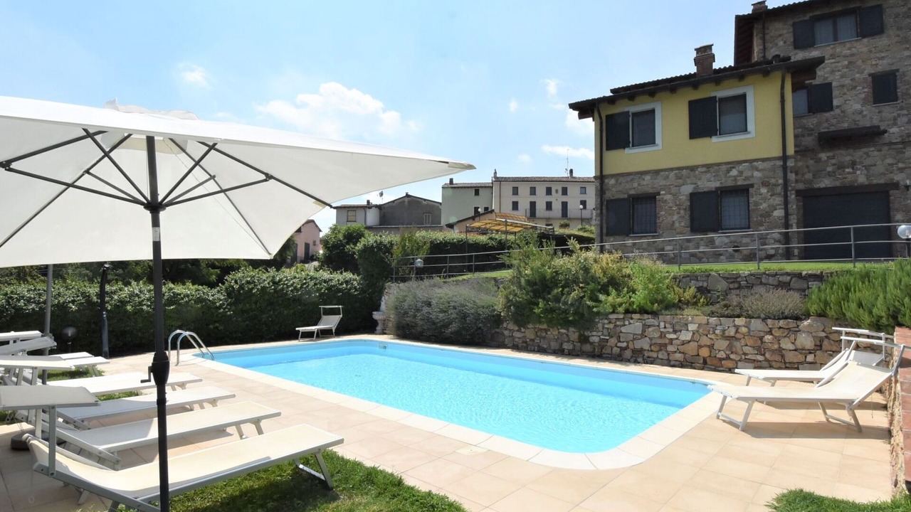 Photo of Outdoor in Castana