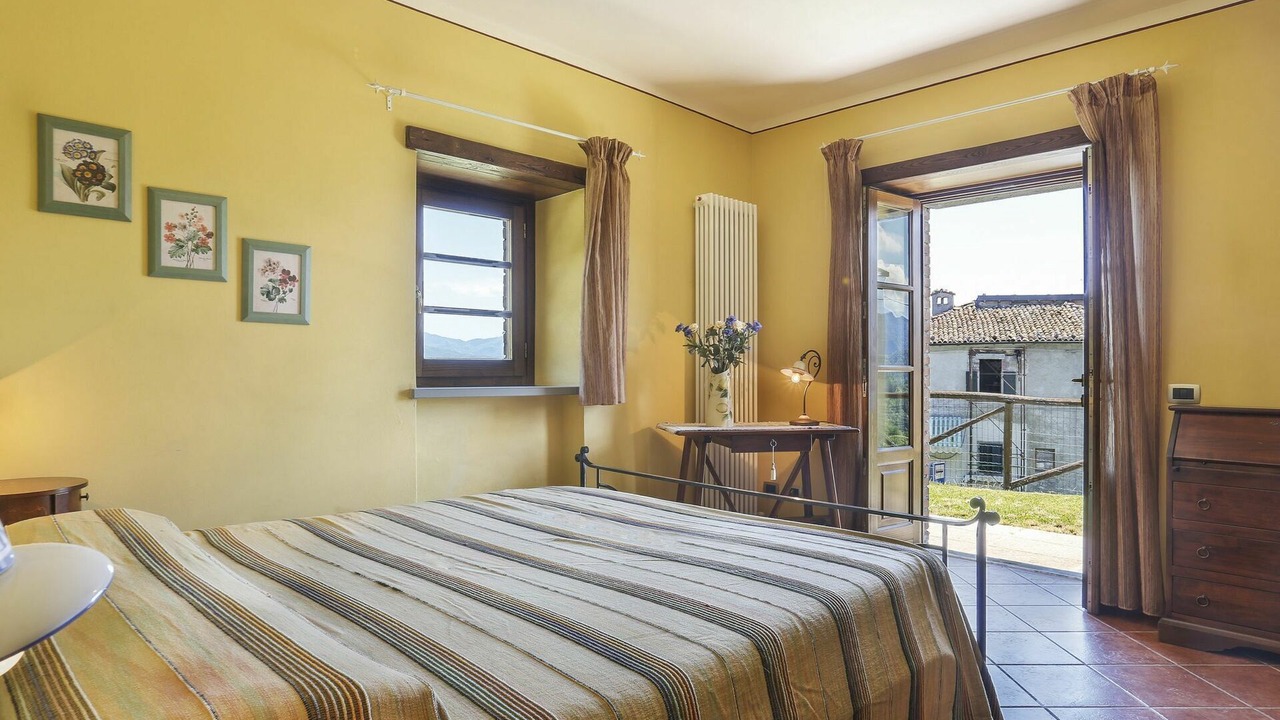 Photo of Bedroom in Molazzana