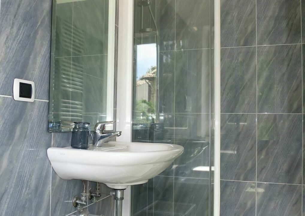 Photo of Bathroom in Capodimonte