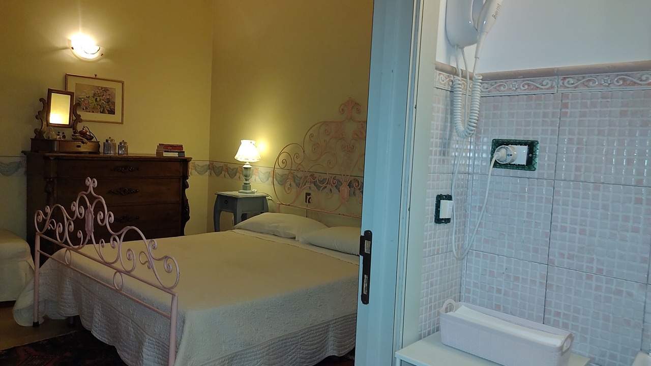 Photo of Bedroom in Tollo
