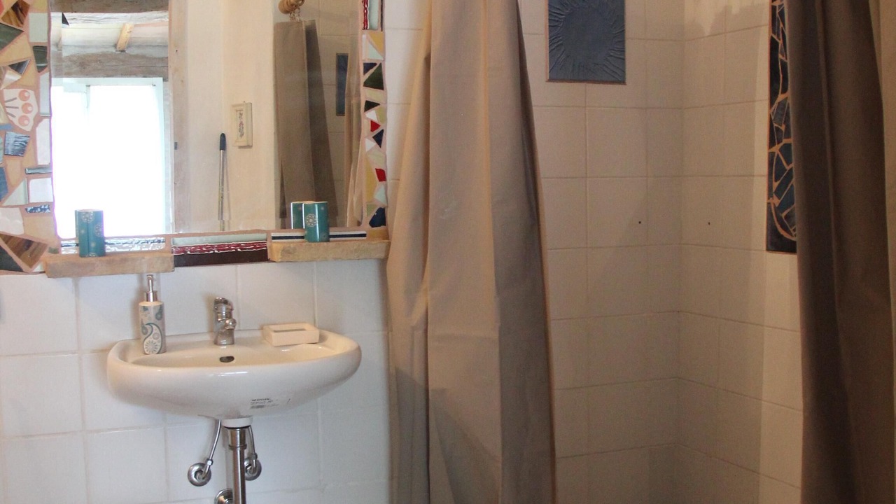 Photo of Bathroom in Mengara