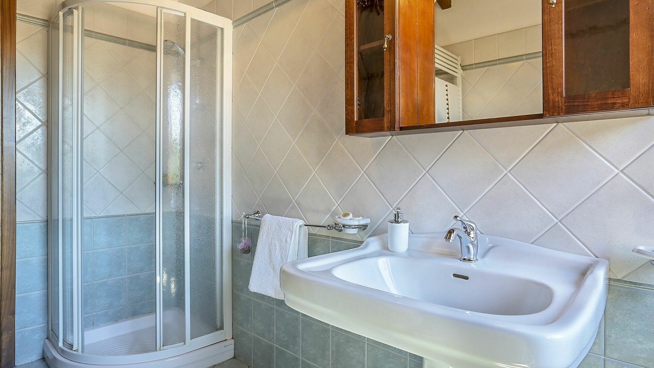 Photo of Bathroom in Molazzana