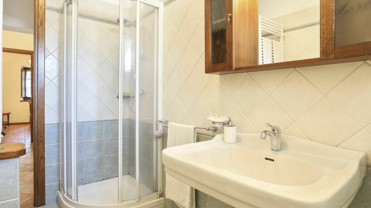 Photo of Bathroom in Molazzana
