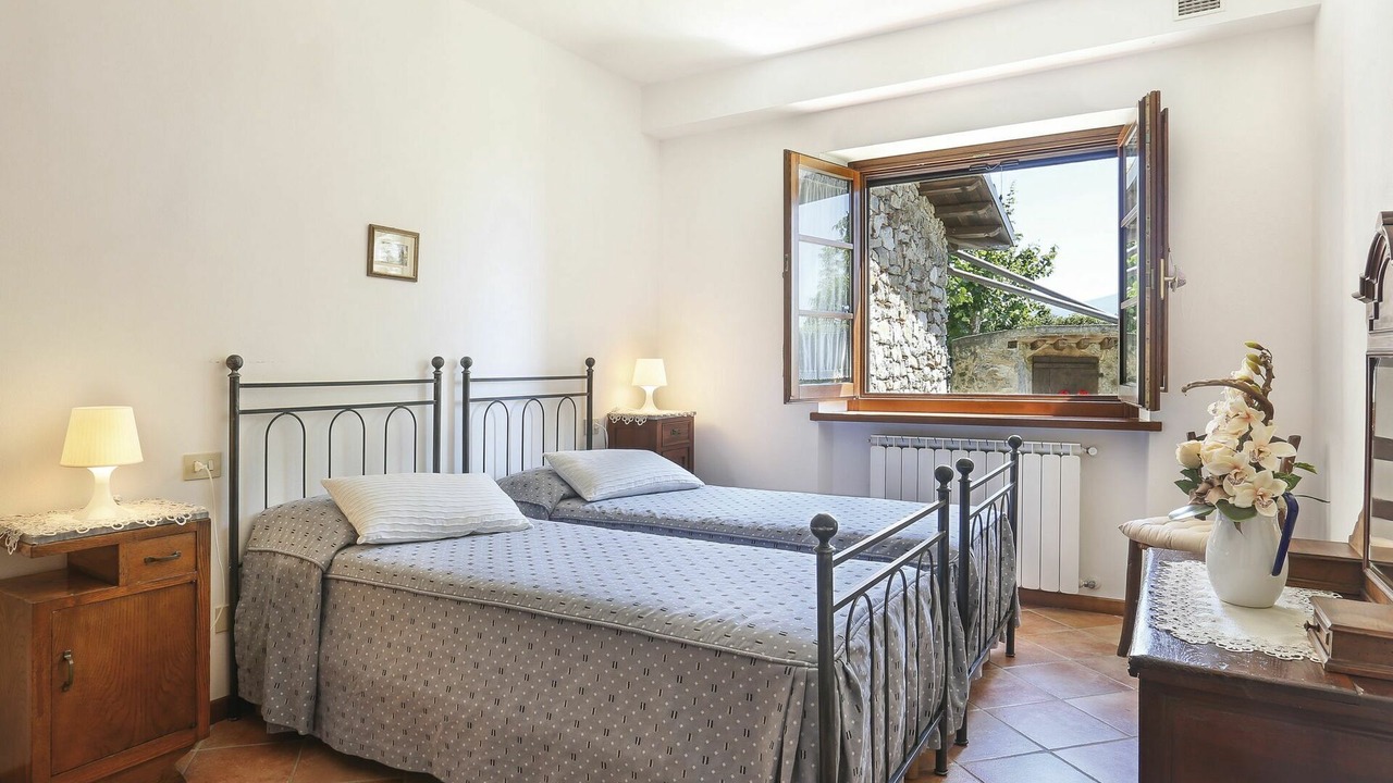 Photo of Bedroom in Molazzana