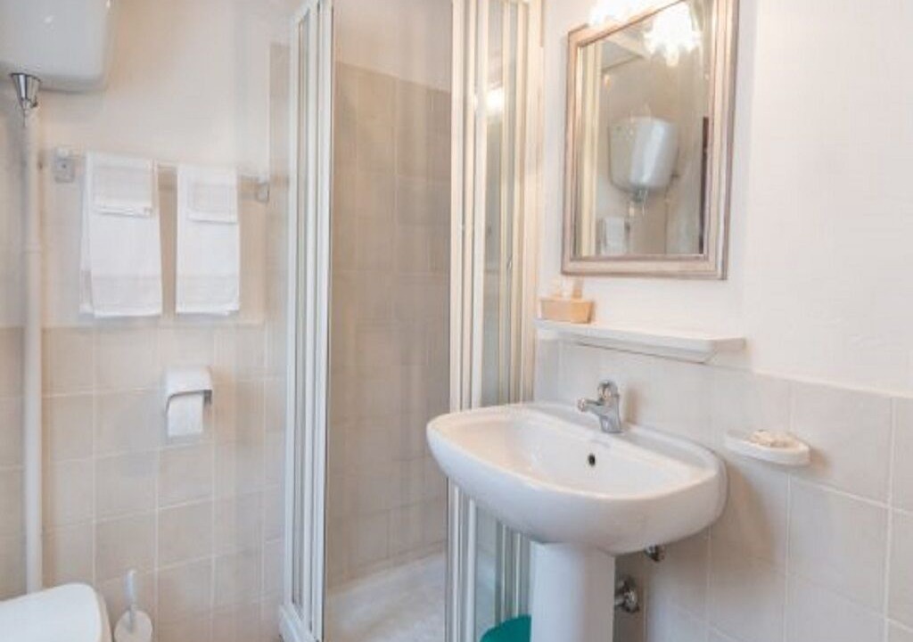 Photo of Bathroom in Todi