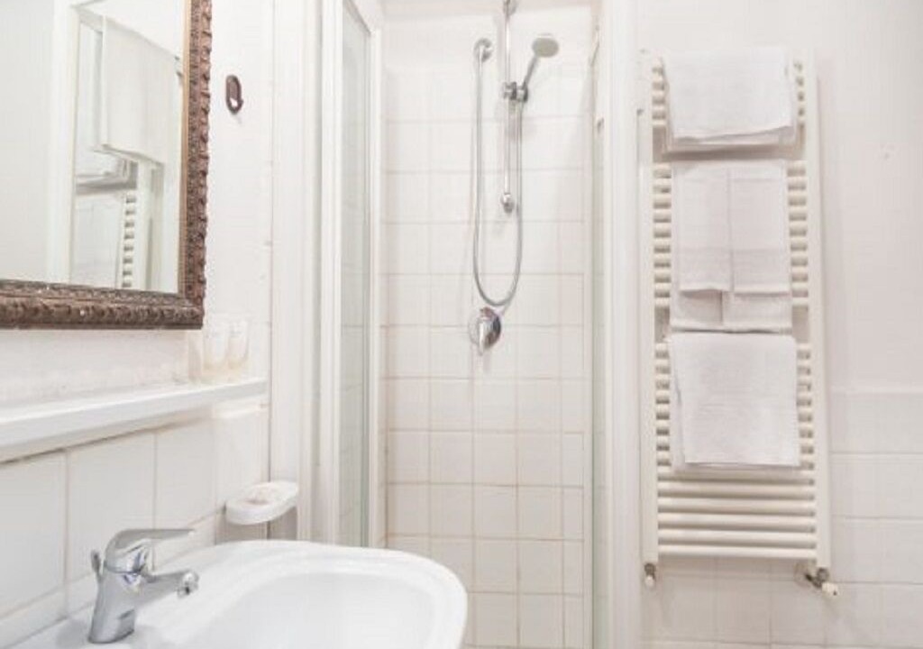 Photo of Bathroom in Todi