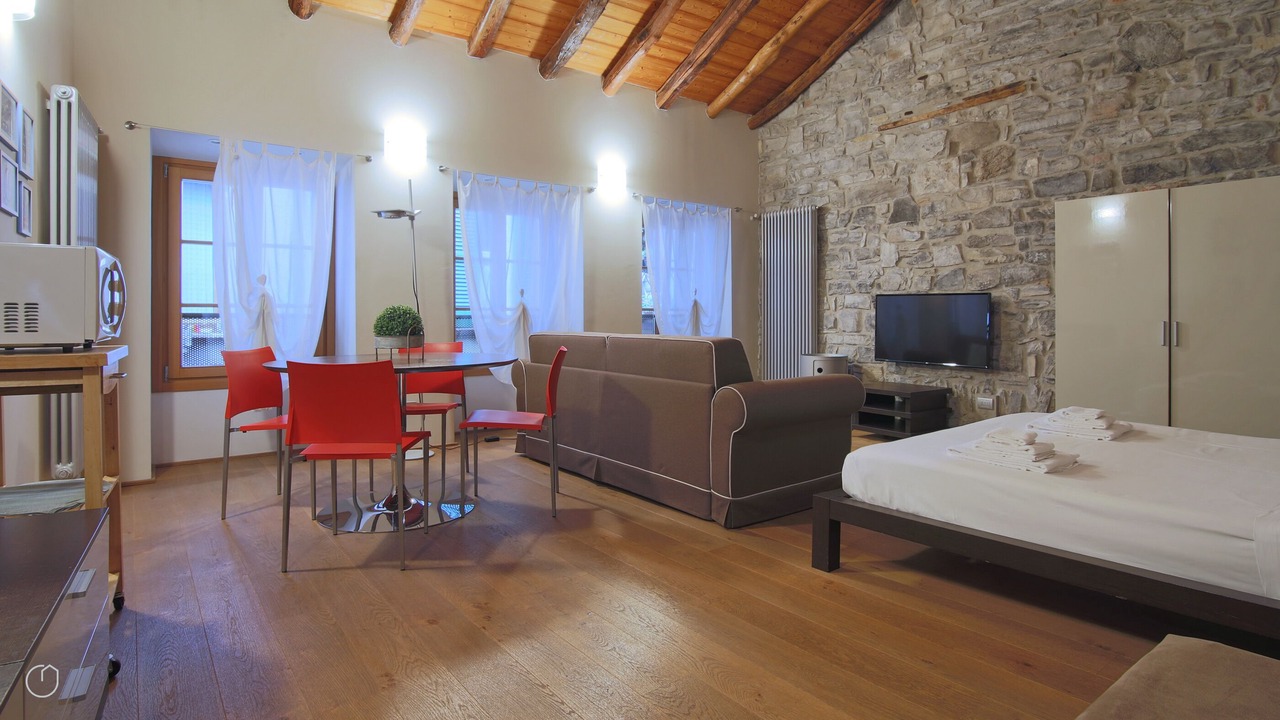 Photo of Bedroom in Torno