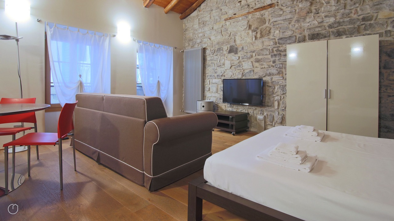Photo of Bedroom in Torno