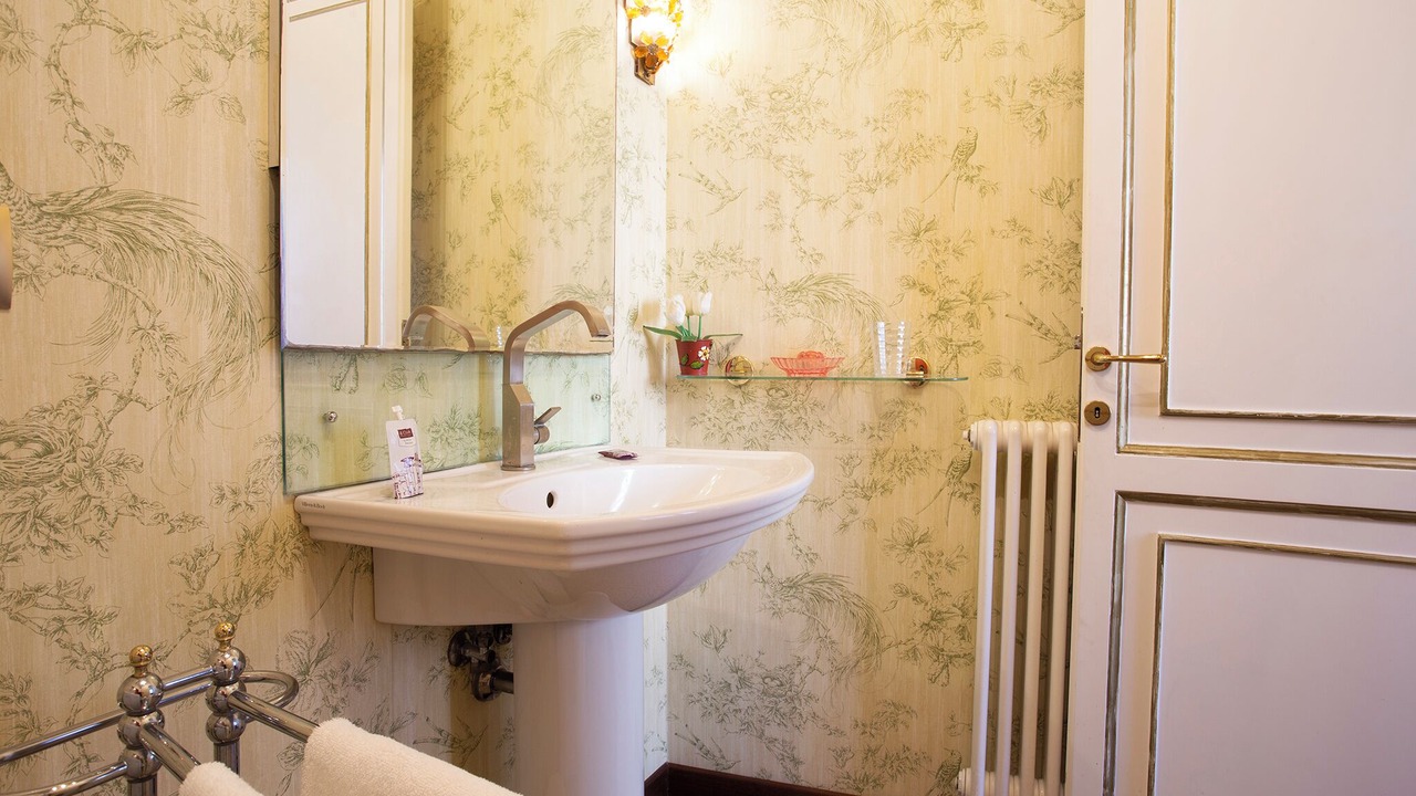 Photo of Bathroom in Rione IX Pigna