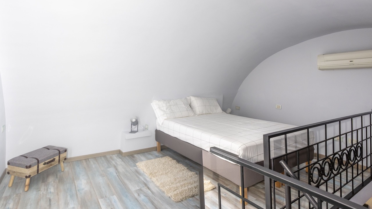 Photo of Bedroom in Meta