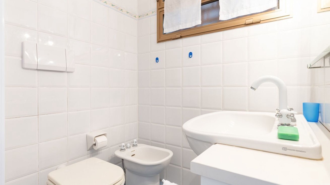 Photo of Bathroom in Deiva Marina