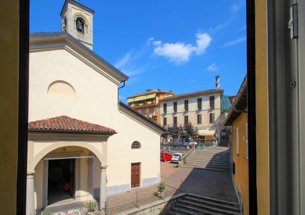 Photo of Buildings in Porto Valtravaglia