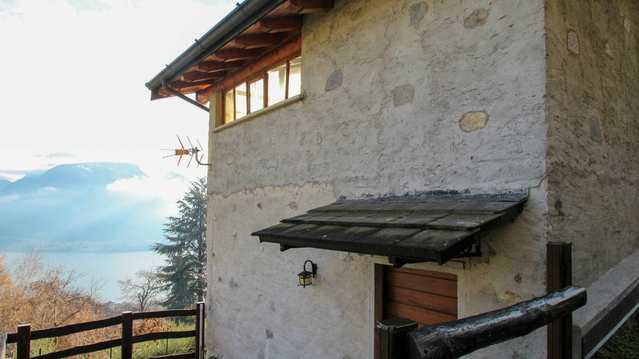 Photo of Others in Cremia