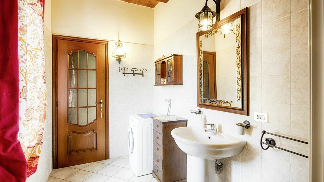 Photo of Bathroom in San Damiano dʼAsti