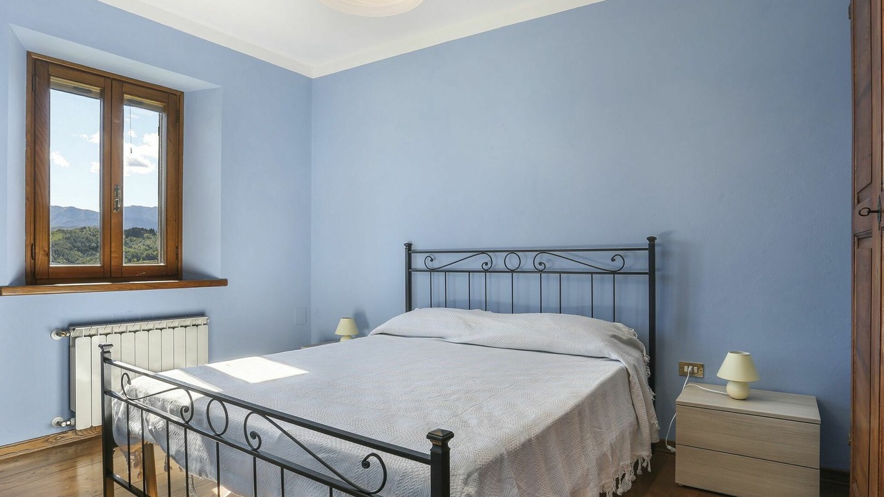 Photo of Bedroom in Villa Collemandina
