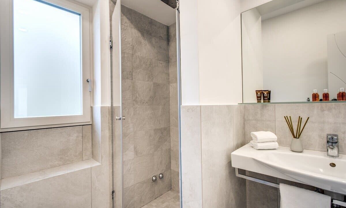 Photo of Bathroom in Sirenuse
