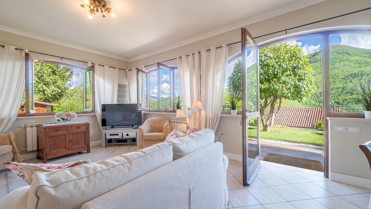 Photo of Bedroom in Varese Ligure