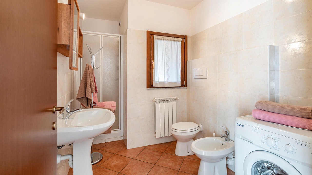 Photo of Bathroom in Agra