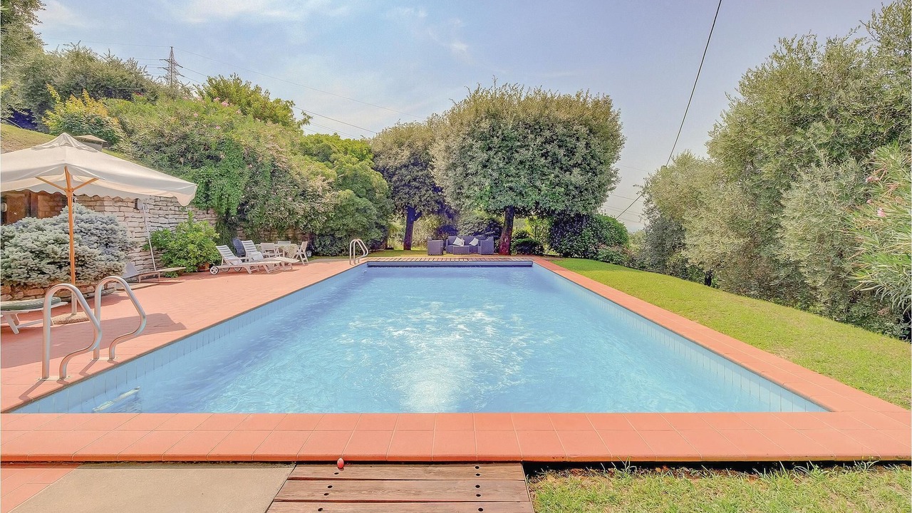 Photo of Outdoor in Baone
