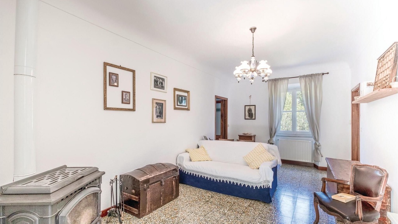 Photo of Bedroom in Varese Ligure