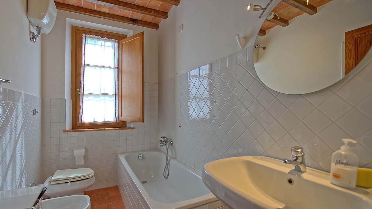 Photo of Bathroom in Legoli