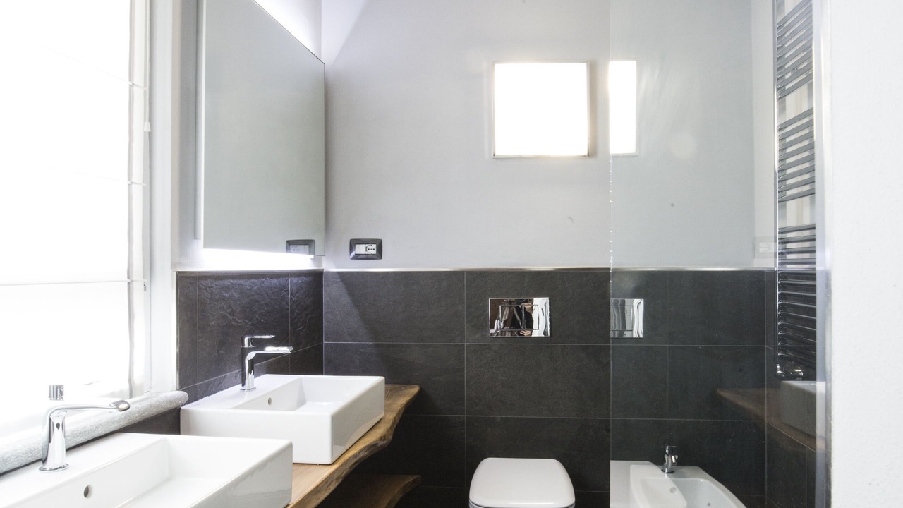 Photo of Bathroom in Mango