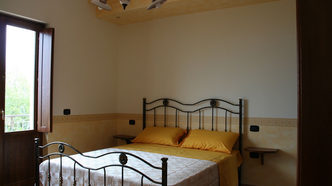 Photo of Bedroom in Laureana Cilento