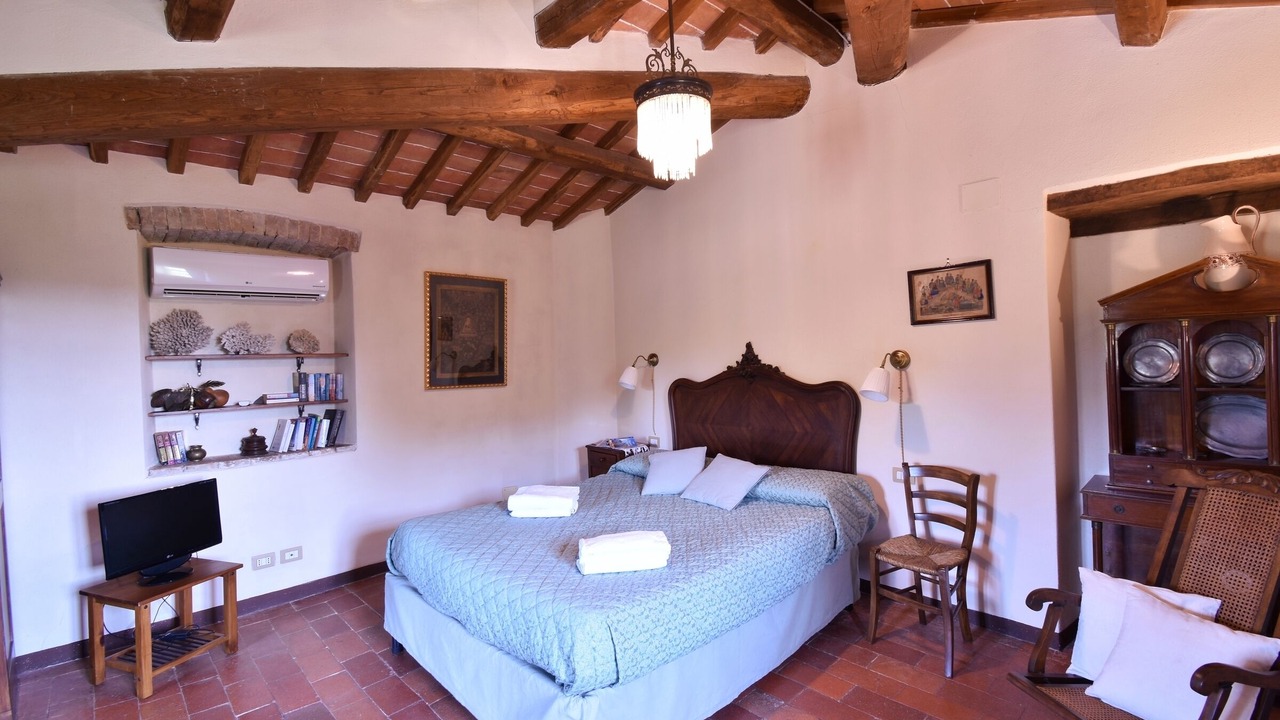 Photo of Bedroom in Villa Parigini