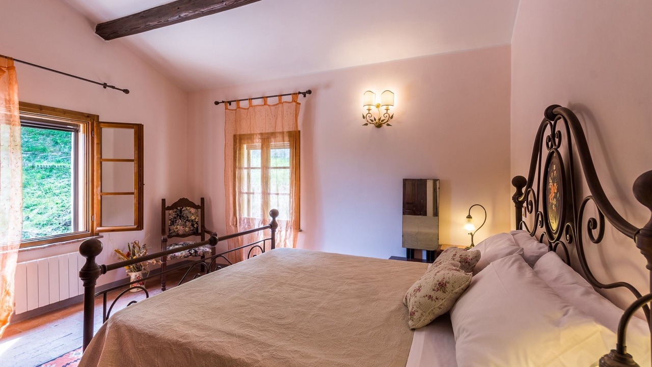 Photo of Bedroom in Montefelcino