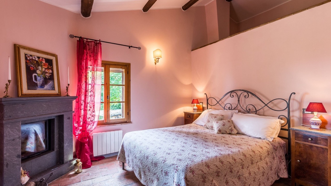 Photo of Bedroom in Montefelcino