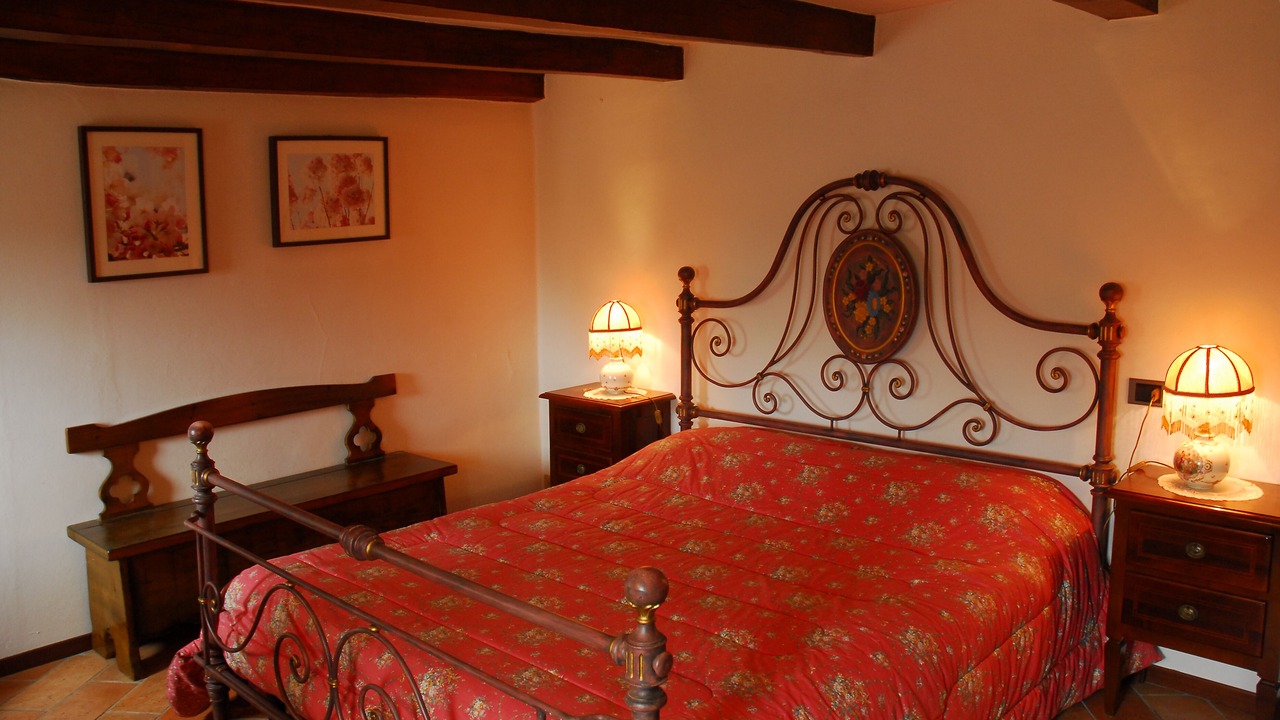 Photo of Bedroom in Valmozzola