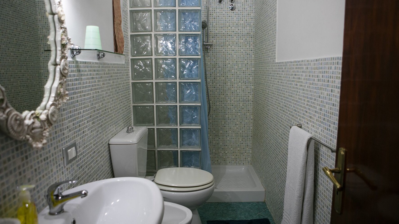 Photo of Bathroom in Avola