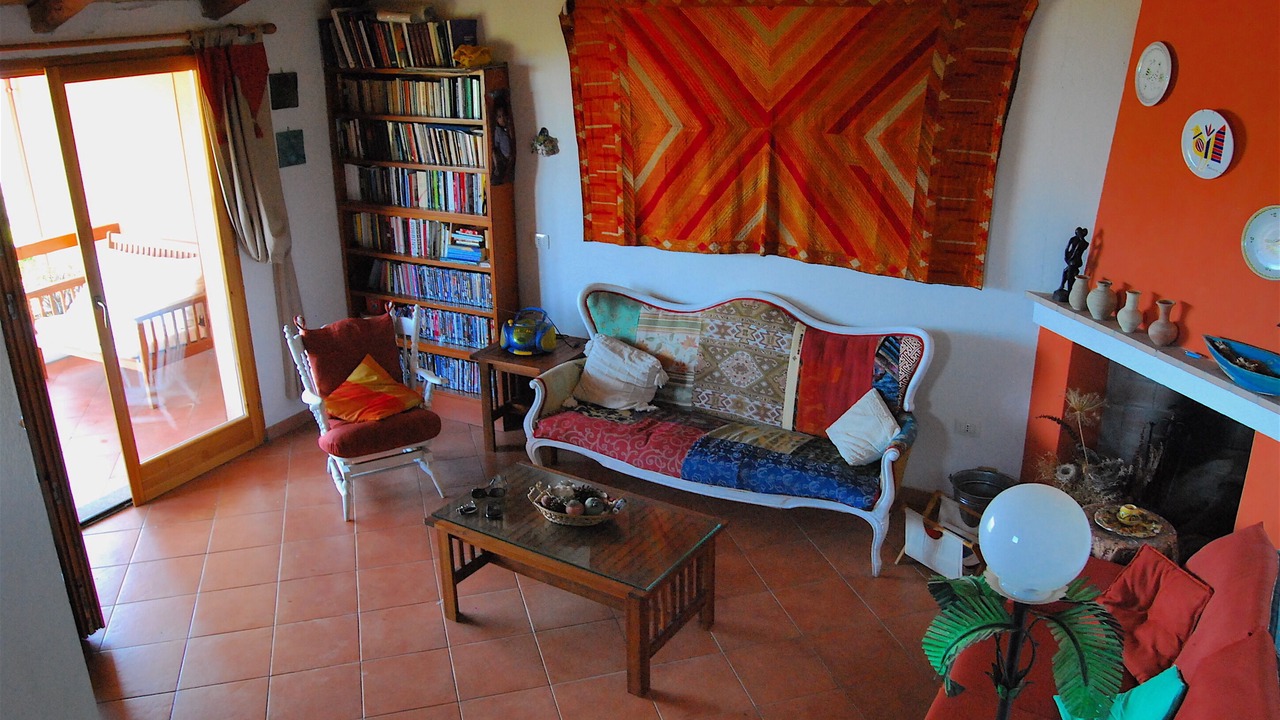 Photo of Livingroom in Eden Rock