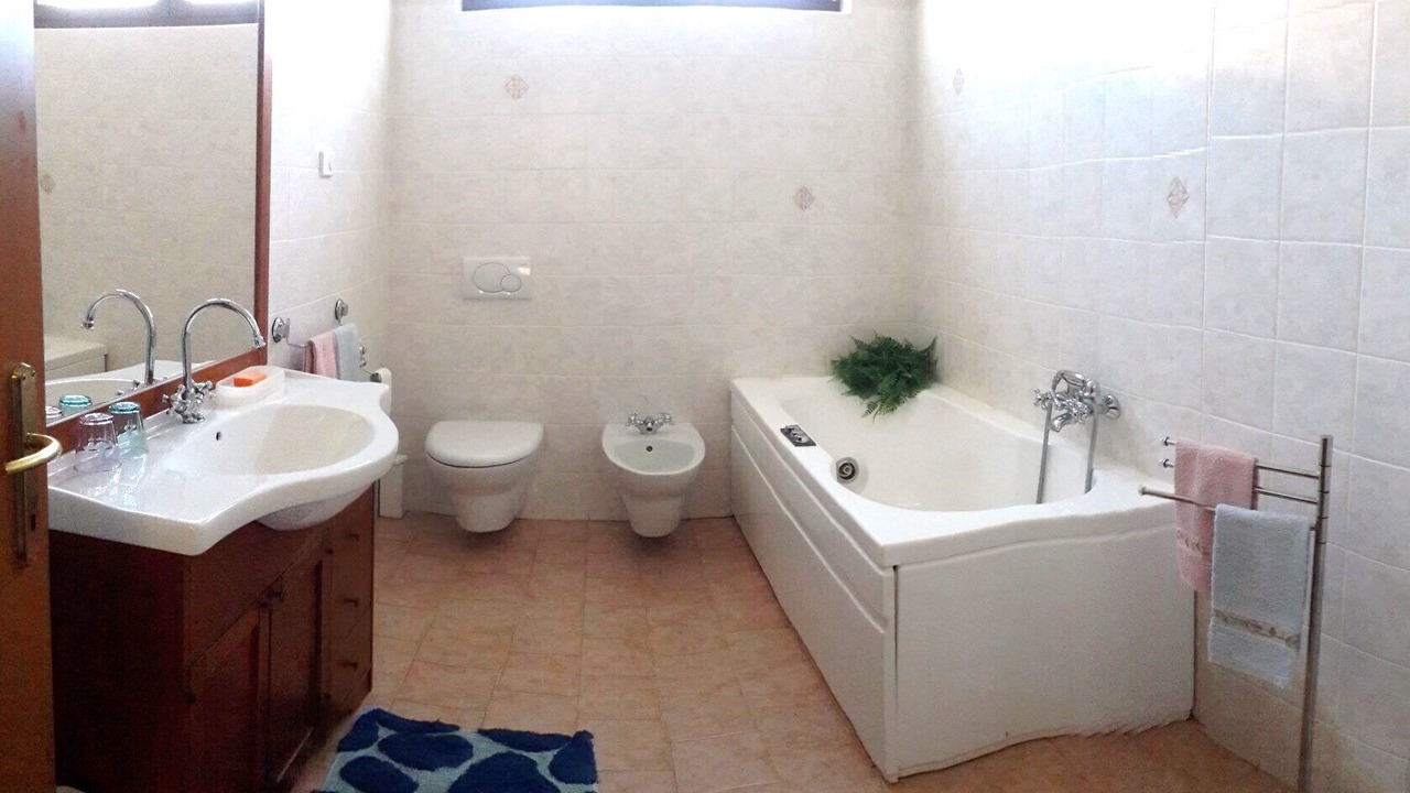 Photo of Bathroom in Cremia