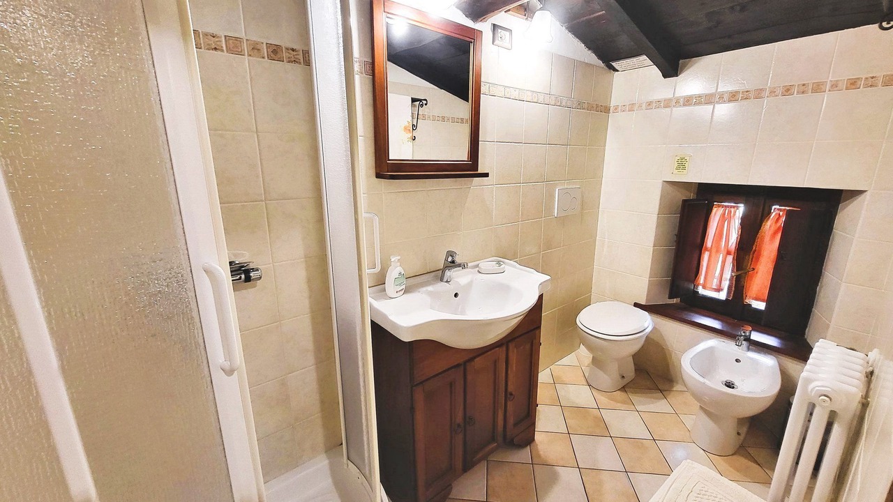 Photo of Bathroom in Camporgiano