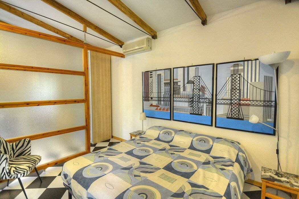Photo of Bedroom in Meta