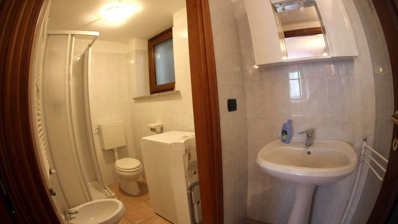 Photo of Bathroom in Issogne