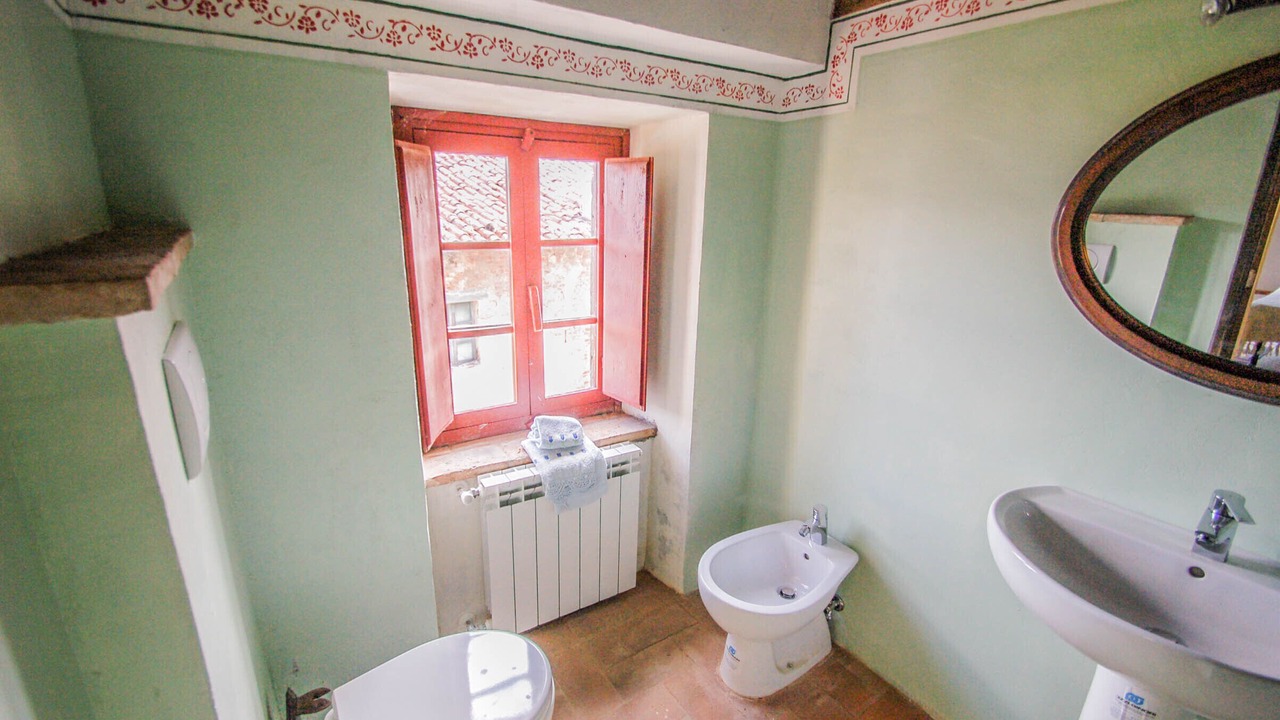 Photo of Bathroom in Camporgiano
