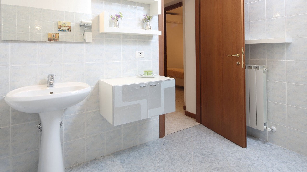 Photo of Bathroom in Deiva Marina