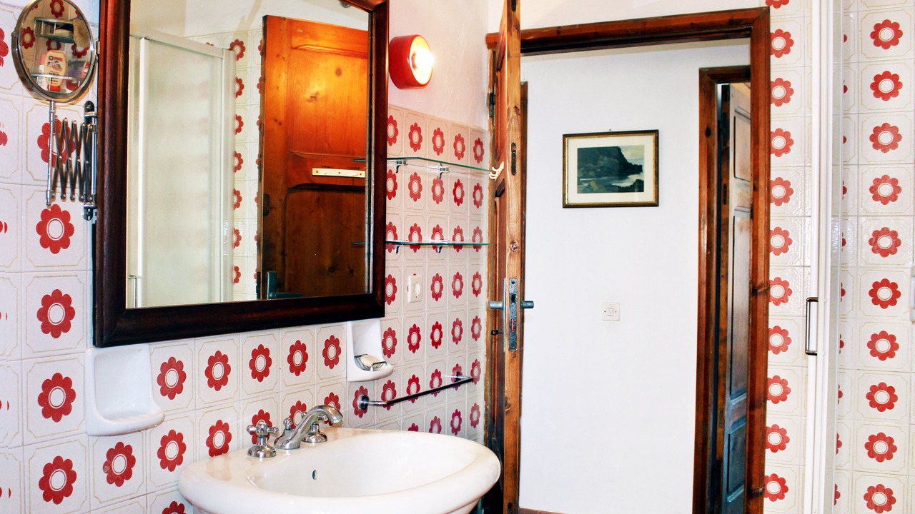 Photo of Bathroom in Mola