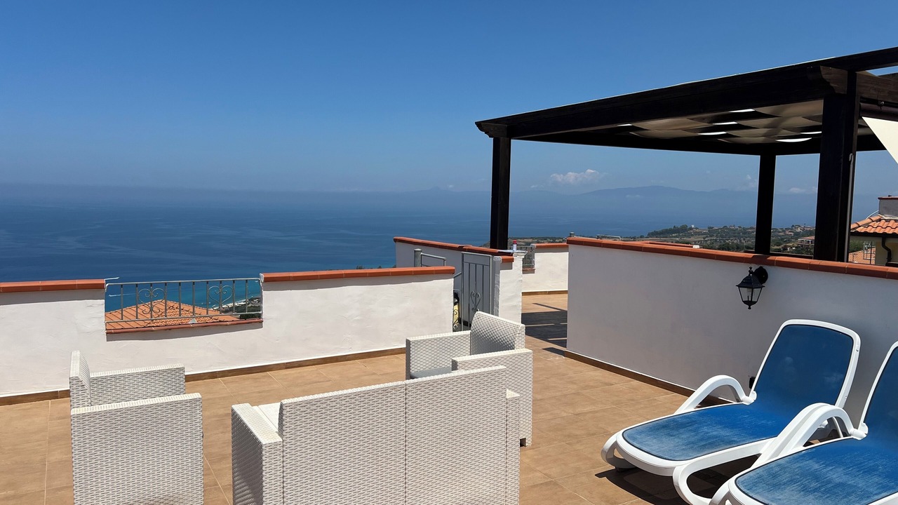 Photo of Patio Balcony in Zambrone