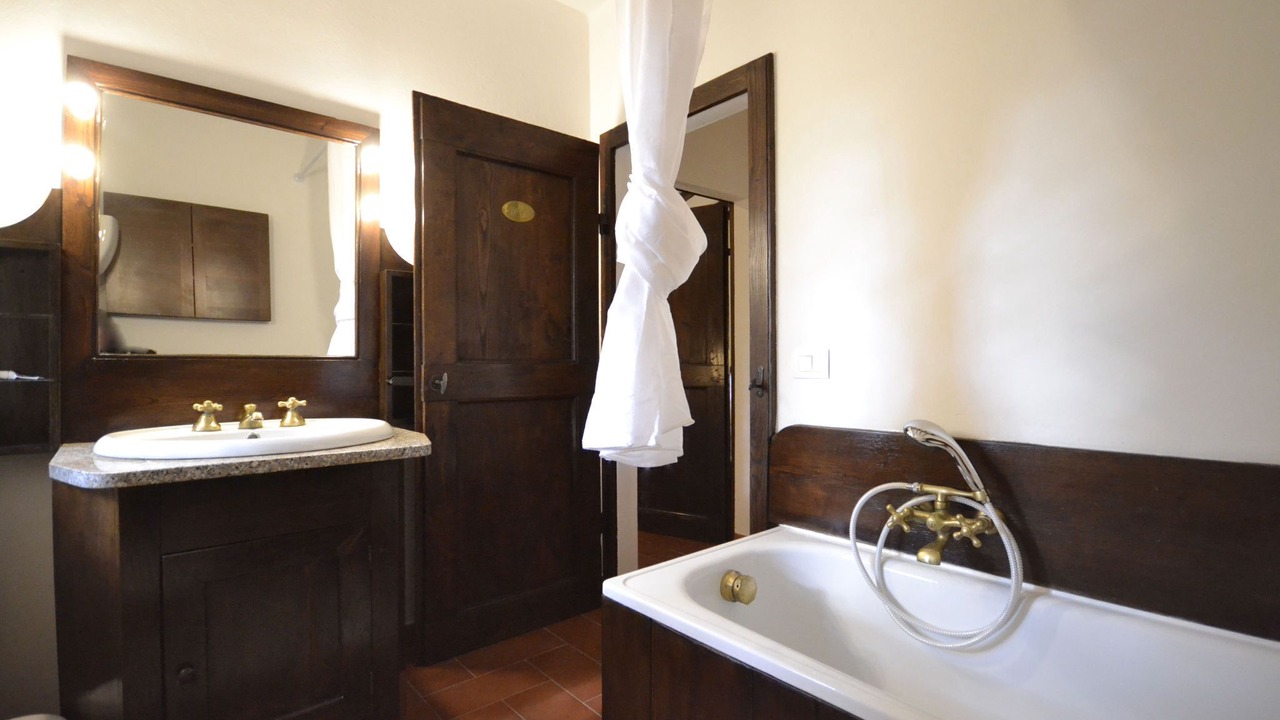 Photo of Bathroom in Cortona
