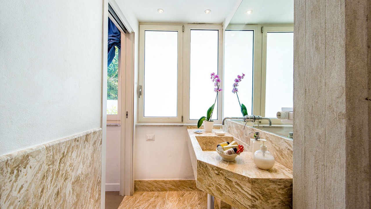 Photo of Bathroom in Addaura