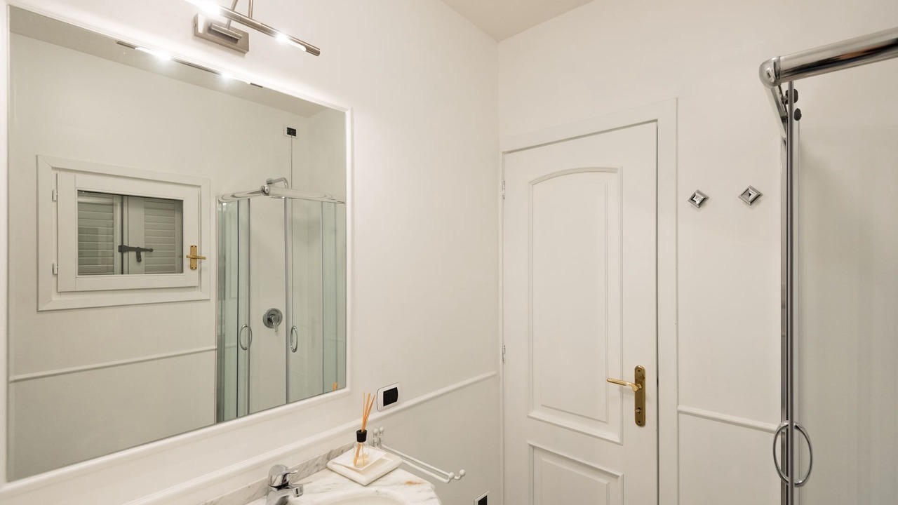Photo of Bathroom in Baia Caddinas