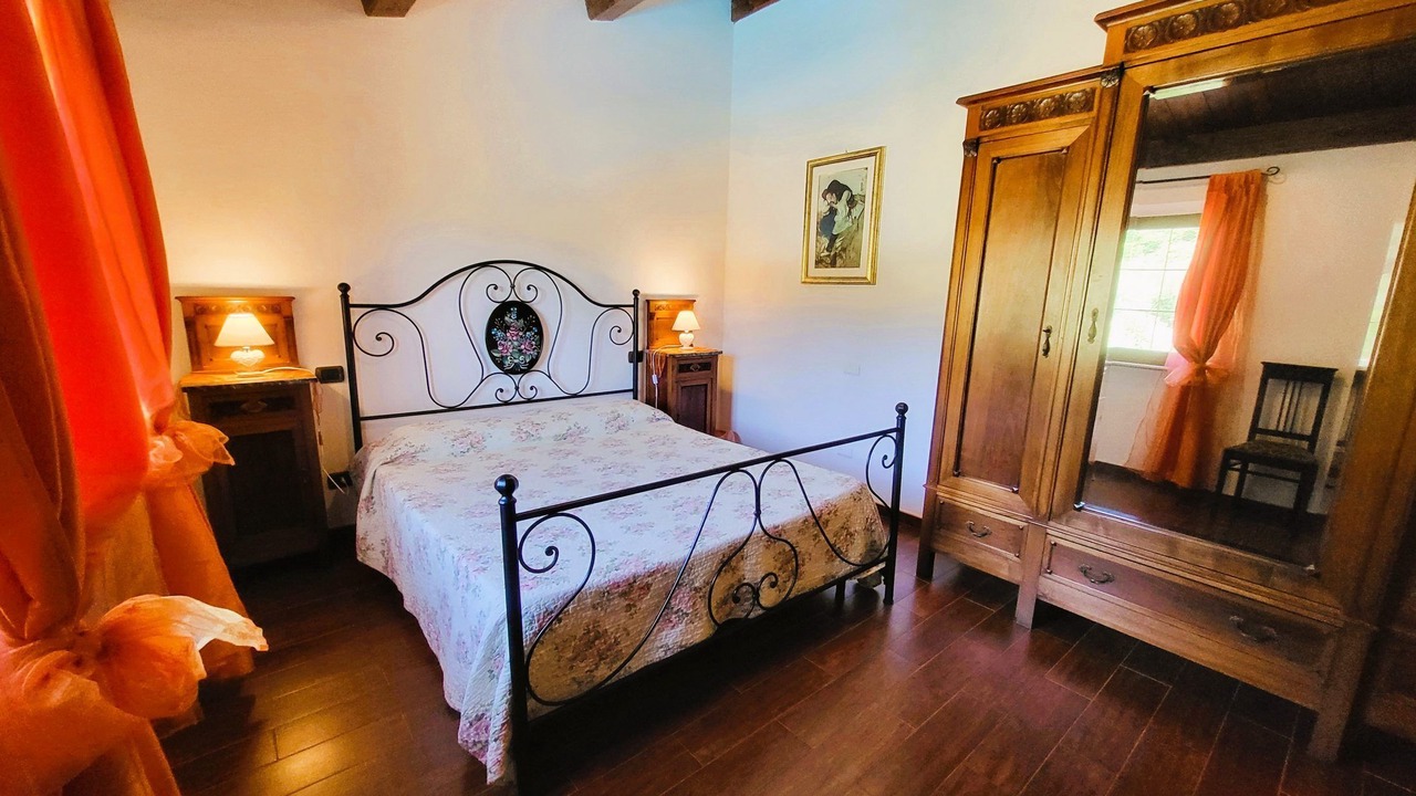 Photo of Bedroom in Castiglione di Garfagnana