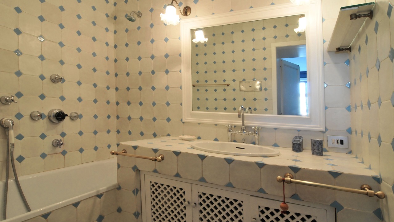 Photo of Bathroom in Dorsoduro