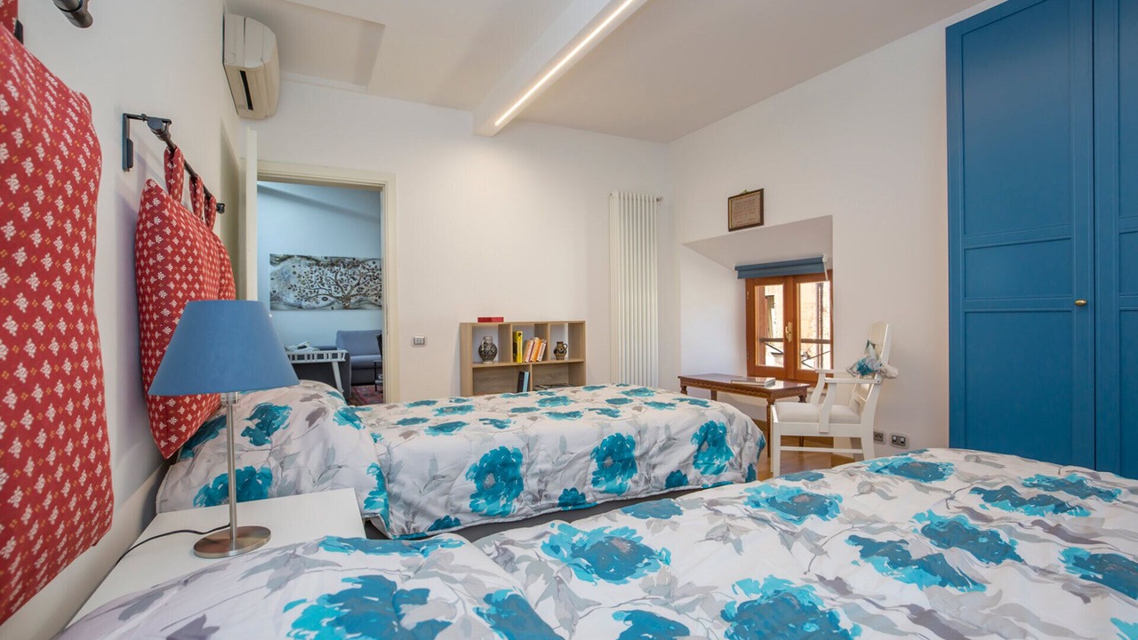 Photo of Bedroom in Siena City Centre