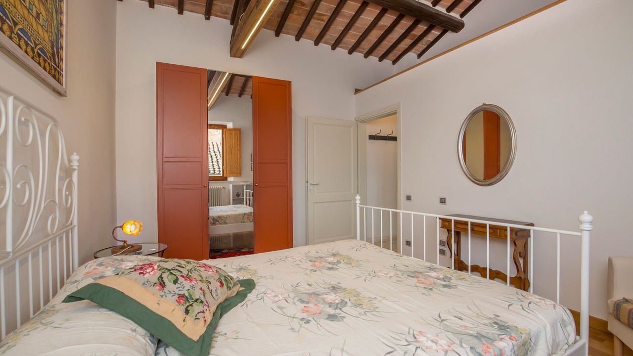 Photo of Bedroom in Siena City Centre