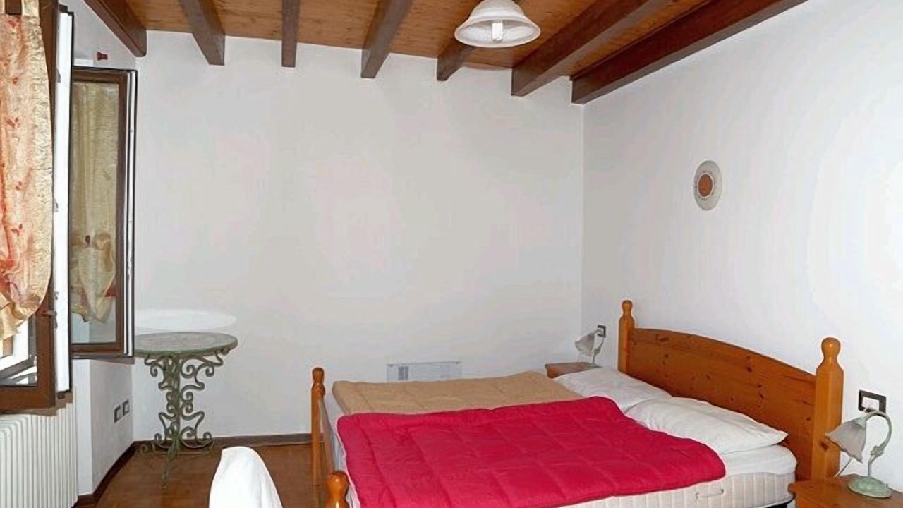 Photo of Bedroom in Tronzano Lago Maggiore