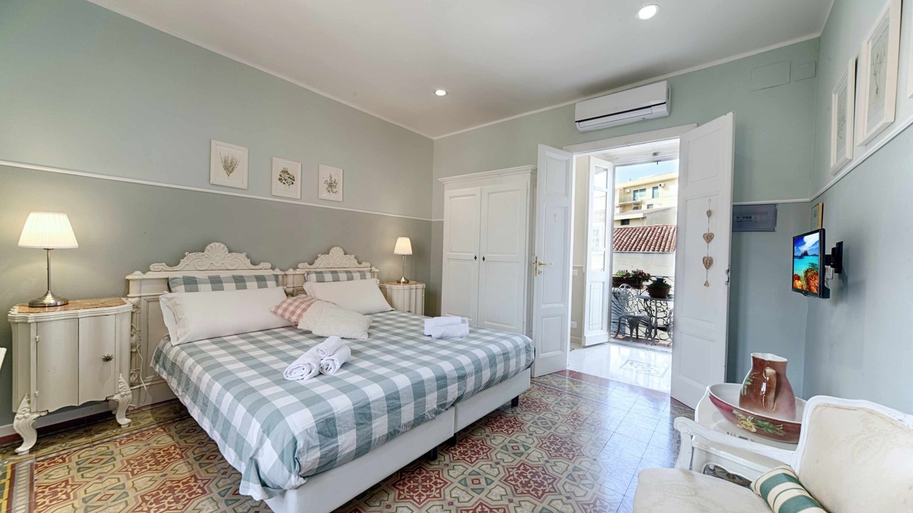 Photo of Bedroom in Olbia City Centre